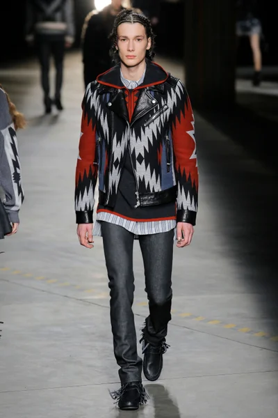 Look 24